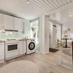 Apartment Cozy Hideaway With Private Balcony And Self Check In
