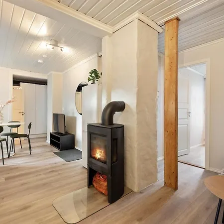 Cozy Hideaway With Private Balcony And Self Check In *