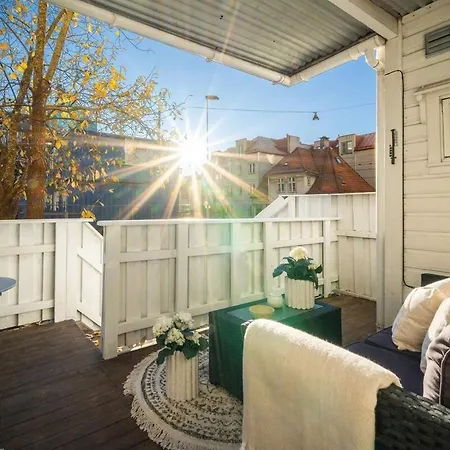 Cozy Hideaway With Private Balcony And Self Check In Bergen