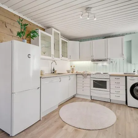 Cozy Hideaway With Private Balcony And Self Check In Apartment Bergen