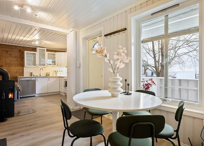 Daire Cozy Hideaway With Private Balcony And Self Check In Bergen