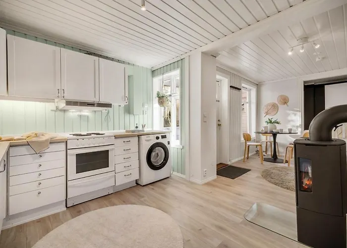 Daire Cozy Hideaway With Private Balcony And Self Check In